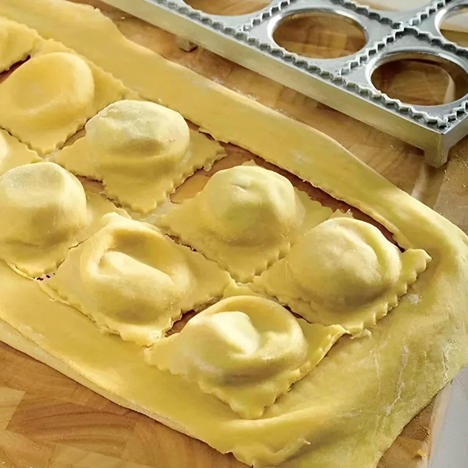 Dumpling Mold 12 Holes Ravioli – Kitchen Appliances Garage Bewertung und Preis